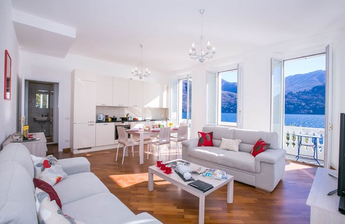 Carate Urio Villa | Villa Larius Balcone