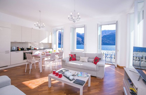 Carate Urio Villa | Villa Larius Balcone