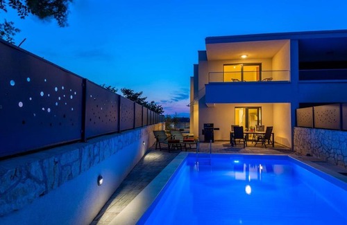 Milcetici Villa | Villa Larus