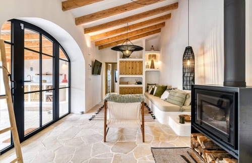 Javea Villa | Villa 'Las Brisas' with Mountain View, Wi-Fi and Air Conditioning