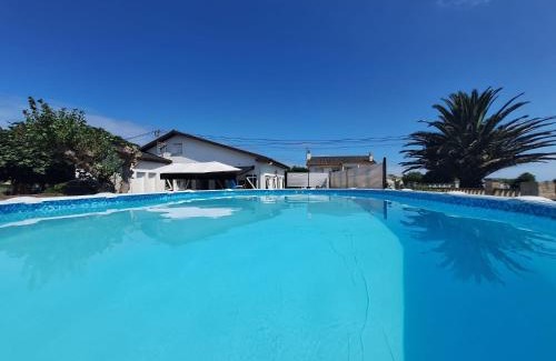 Barreiros House | Villa Las Catedrales - Frente a la playa - Amplio jardín - Piscina