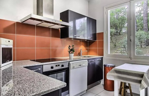 Les Estagnots Villa | Villa LE MENEZ for 10 people on large wooded plot overlooking the marine lake through the pines