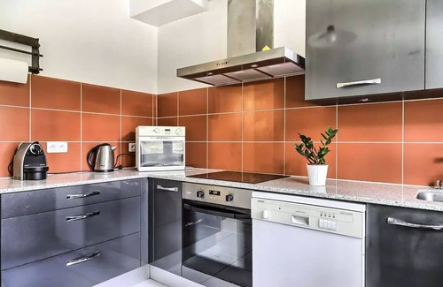 Les Estagnots Villa | Villa LE MENEZ for 10 people on large wooded plot overlooking the marine lake through the pines