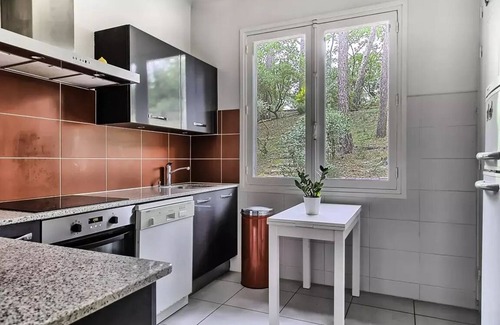 Les Estagnots Villa | Villa LE MENEZ for 10 people on large wooded plot overlooking the marine lake through the pines