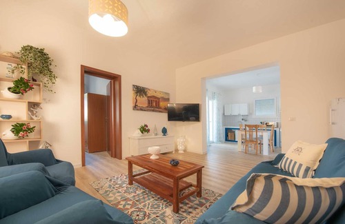 Mazara del Vallo Villa | Villa Le Onde, with private pool a few steps from the beach and the center
