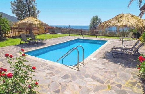 Pomos Villa | Villa Lianti - Three Bedroom Villa, Sleeps 6