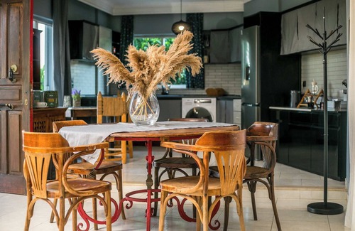 Petaloudes Villa | Villa Lilienne-Peaceful Escape with Garden & Balcony