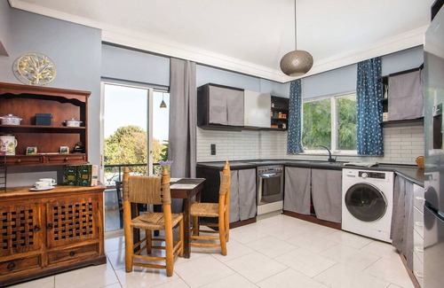 Petaloudes Villa | Villa Lilienne-Peaceful Escape with Garden & Balcony