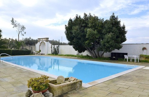 Tuglie House | Villa Lippia A: A characteristic and welcoming villa in the characteristic style of the Apulian countryside, with Free WI-FI.
