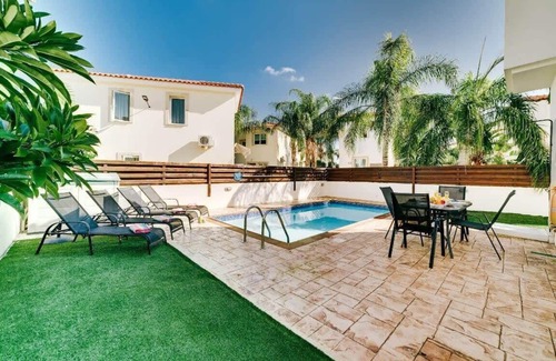 Pernera Villa | Villa Luca Summary: V