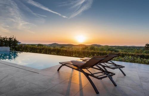 Dracevac Villa | Villa Lumi - with private pool, sauna, outdoor jacuzzi, fitness room, table tennis
