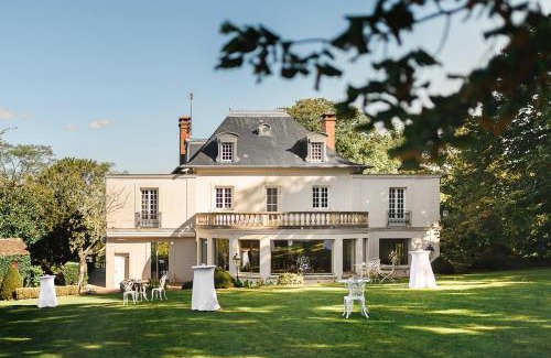 La Queue-les-Yvelines Villa | Villa Luxueuse avec Piscine et Spa, Montfort L'Amaury