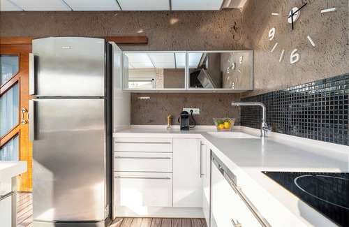 Reus Villa | Villa "Luxury Rock TIRRI" with Private Pool, Covered Terrace and Wi-Fi