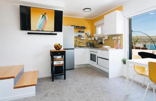 Mastrinka Villa | Villa Magna - seaside villa with pool and sauna