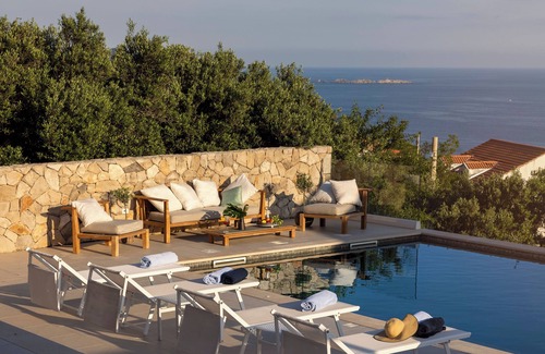Orasac Villa | Villa Mar with beautiful views is a place of pure serenity and relaxation.