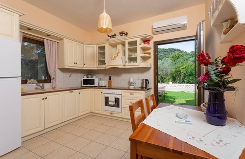 Sarlata Villa | Villa Marina Large Private Pool Walk to Beach Sea Views A C Wifi Car Not Required - 2300