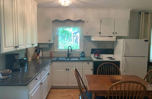 Hendersonville Apartment | Villa Marino - Escape to the mountains