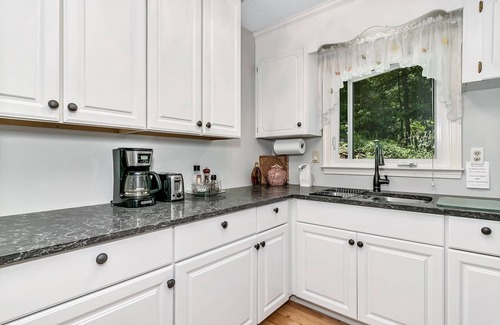 Hendersonville Apartment | Villa Marino - Escape to the mountains