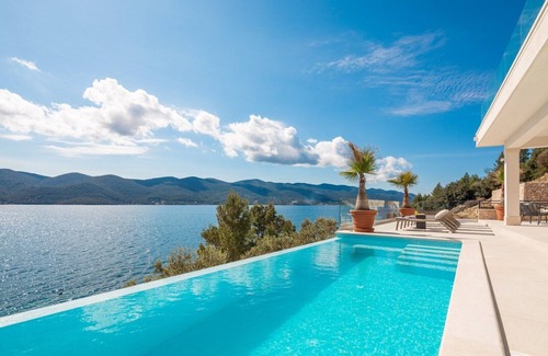 Viganj Villa | Villa Maris, 5m sea/beach, heated infinity pool, sauna, pets friendly