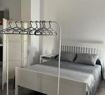 Renedo Apartment | Villa Marta loft diáfano con jardín y aparcamiento en Villa histórica