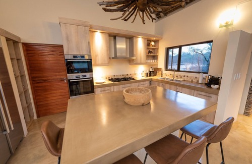 Hoedspruit Villa | Villa Marula: Delightful South African bush villa