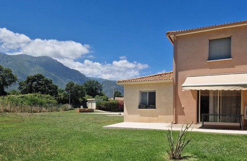 Santa-Maria-Poggio Villa | Villa Marysabel T4 à 500m de la mer Dans la Résidence Villa de Melody
