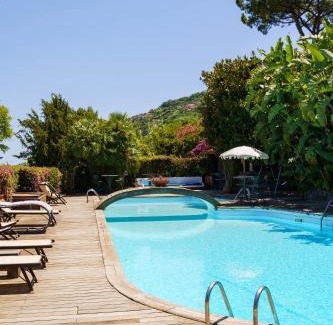 Ischia Porto Villa | Villa Massimo Cartaromana with wide pool and view on the Castle
