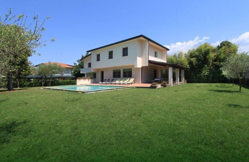 Forte dei Marmi Villa | Villa Mauro