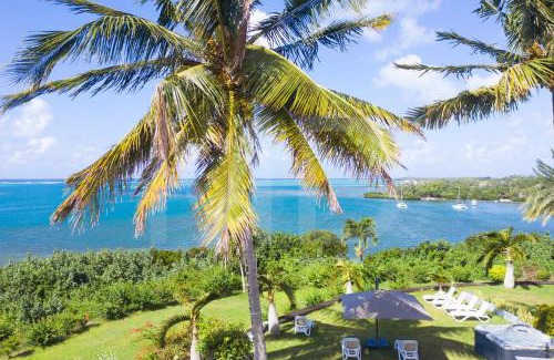 Trou d'Eau Douce House | Villa Maya oceanfront with pool, jaccuzzi, wifi, jets in bathroom