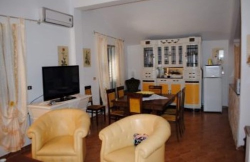 Fontane Bianche Apartment | Villa Mede with swimming pool for exclusive use