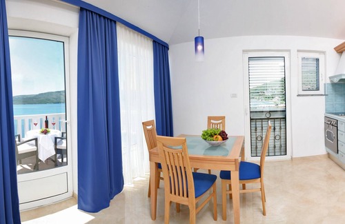 Seget Vranjica Hotel | Villa Mediterana