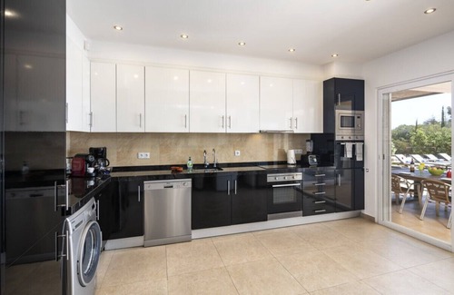 Mato Serrao Villa | Villa Mediterraneo with heatable pool