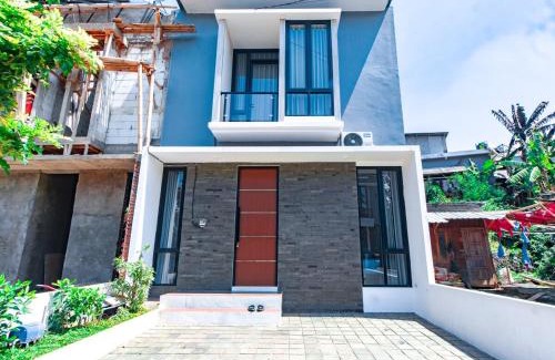 Sidomulyo Villa | Villa Mefa Private Pool and Karaoke