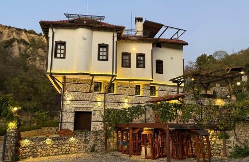 Melnik Villa | Villa Melnik SPA Residence with Hot Pool by BookVillaBG