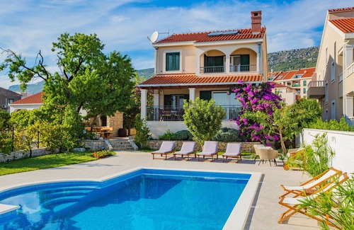 Kastel Kambelovac House | Villa Mendula - the place for perfect holiday
