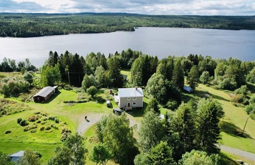 Follinge House | Villa met Houtgestookte Hottub & Sauna aan het Meer