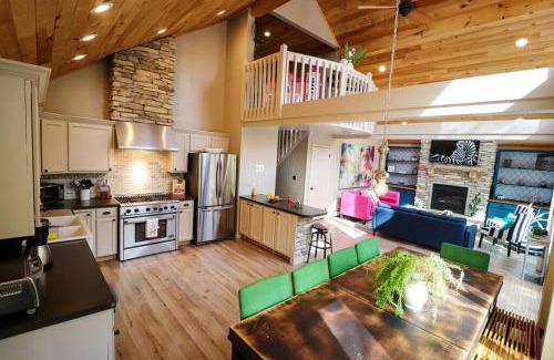 Lake Ariel Ski Chalet | Villa MiaNova A Modern Hideout in the Woods