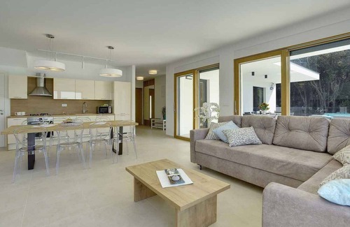 Pjescana Uvala Villa | Villa mit Pool und Meerblick