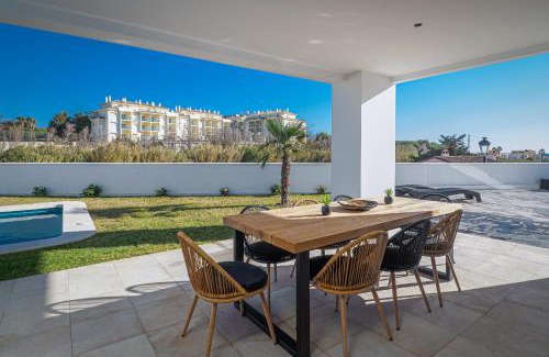 Castillo de Sabinillas Villa | Villa moderne proche de la mer