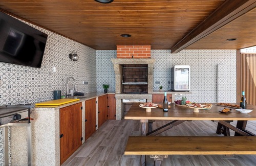 Montalvo Villa | VILLA MONTALVO BEACH SANXENXO-HEATED SWIMMING POOL