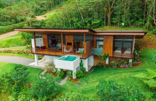 Guacimo Villa | Villa Morpho - Luxury Jungle House at Ecolirios Green Community