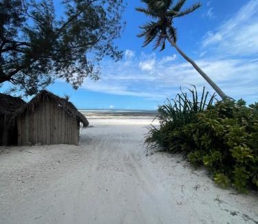 Kiwengwa Villa | Villa Nakupenda with Pool and Ocean view