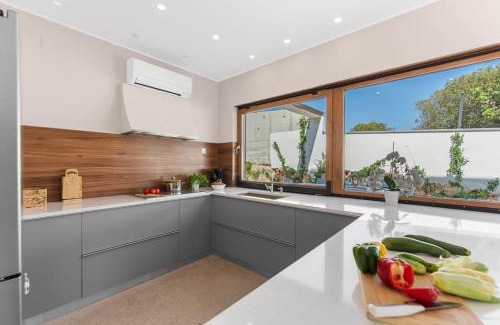 Pjescana Uvala Villa | Villa near beach wih 12 meters long pool