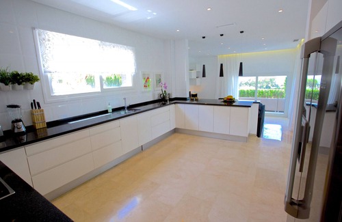 Urbanizacion el Rosario Villa | Villa near Beach with Pool & Panoramic Views