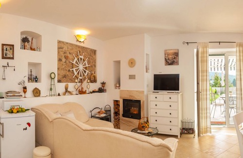 Cove Donja Krusica (Donje selo) Villa | VILLA NIKOLA 100 YEAR OLD STONE RENOVATED VILLA WITH HEATED POOL