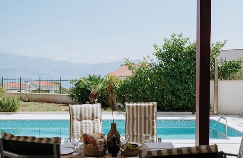 Splitska Villa | Villa Oleander by Domus Mirus: 3BR, Rooftop Cinema, Private Pool, 500m to beach