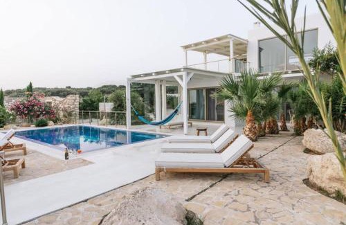 Kalamaki Villa | Villa Olympia in the palm trees