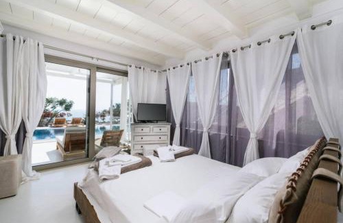 Kalamaki Villa | Villa Olympia in the palm trees