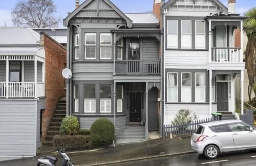 Dunedin City Centre Villa | Villa on Rattray