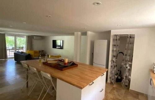 Cabrieres-dʼAigues House | Villa Oustau Esqueiras Cabrières d'Aigues